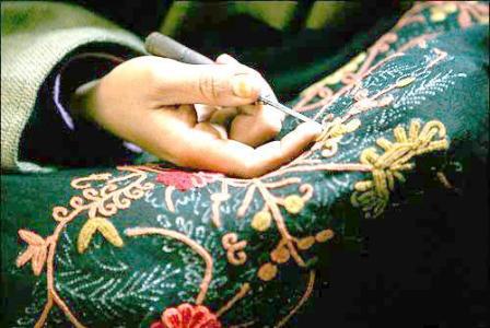 35 Kashmiri Artisans to Showcase Handicrafts at IITF 2025