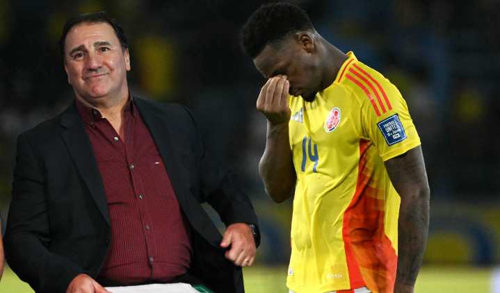 Lorenzo recibe fuerte crítica tras no convocar a Durán a la Selección