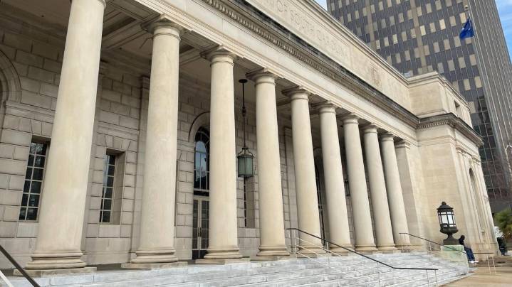 South Carolina Supreme Court strikes down $1,500 lawmaker raise as unconstitutional