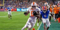 Tennessee wins for first time in ‘The Swamp’ since 2003, beating Florida, 31