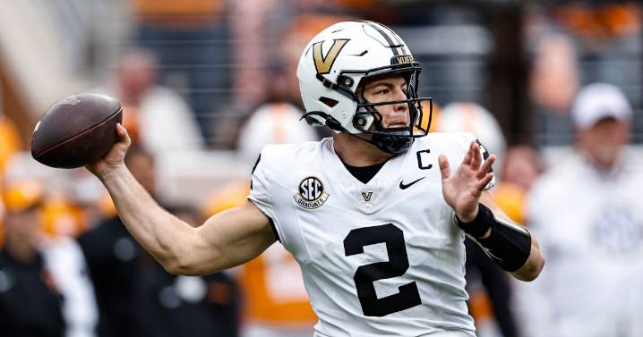 Pavia passes, runs for TDs as No. 12 Vanderbilt beats in-state rival No. 18 Tennessee 45