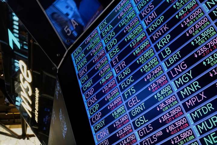 Goldman, Morgan Stanley CEOs warn of pullback in global equity markets