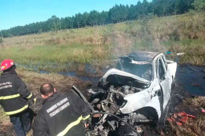Cuatro personas murieron en un violento choque entre dos camionetas