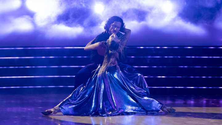 Florida's Alix Earle makes it to 'DWTS' finale, see semi