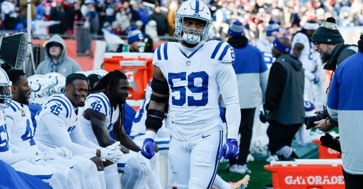 Browns elevate DT and newly acquired LB to active roster from practice squad