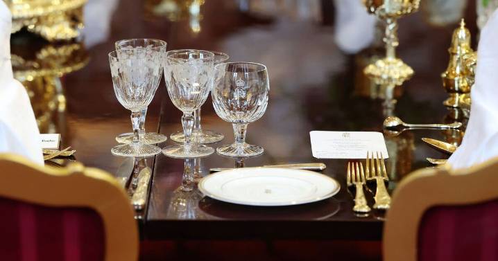 How to make your Christmas dinner like a Royal Family state banquet