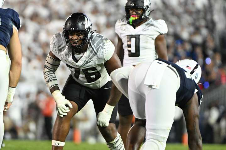 Oregon remains without Dakorien Moore, Gary Bryant Jr. against USC