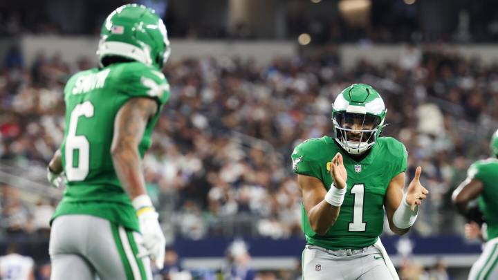 Jalen Hurts' TD run gives Eagles a 14
