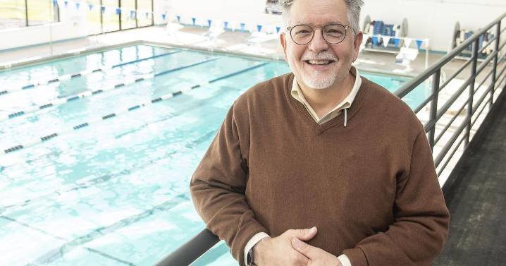 Former radio newsman brings his voice to Danville community center