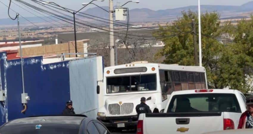 Disparan contra un camión urbano cuando transitaba por una colonia de Cuauhtémoc