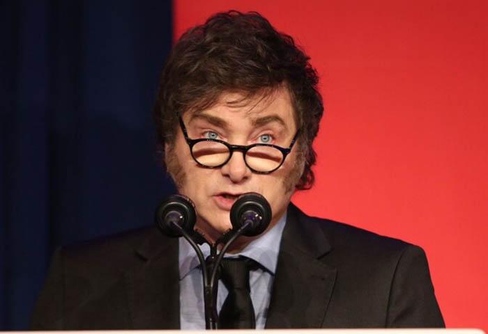 Milei elige a un militar como ministro de defensa por primera vez en democracia