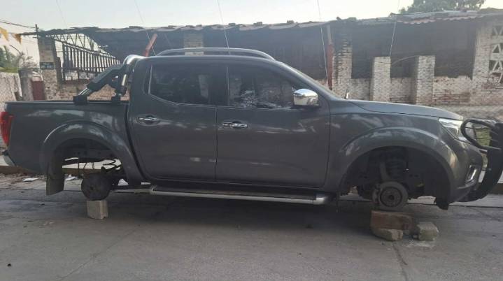 Roban las cuatro llantas a camioneta durante carnaval en Yautepec