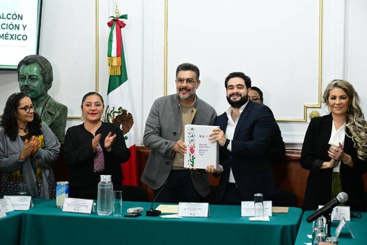 Congreso local recibe Paquete Económico 2026, solicita 7.5% más que en 2025