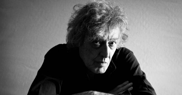 Award-winning playwright Sir Tom Stoppard dies aged 88