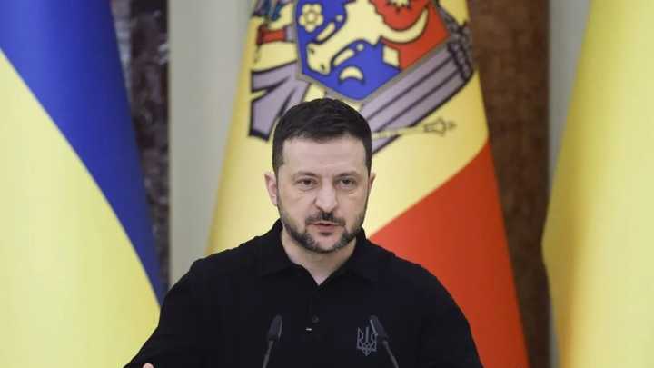 Volodímir Zelenski prevé un acuerdo militar ‘histórico’ con Francia y una visita productiva a España