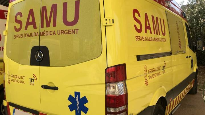 Muere un hombre en un accidente entre un coche y una moto en Sueca (Valencia)