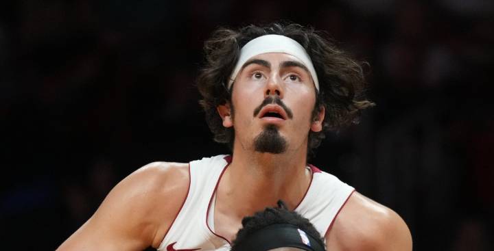 Heat Win Frantic Race with Hard-Charging Trail Blazers