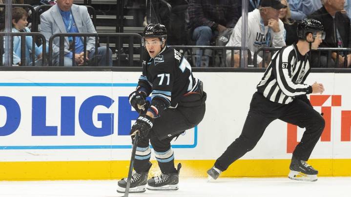 Peterka, Crouse score early in Mammoth's 4-goal 3rd period to beat Sabres 5