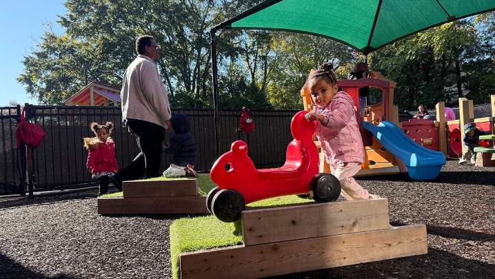 As shutdown enters second month some working poor parents lose child care
