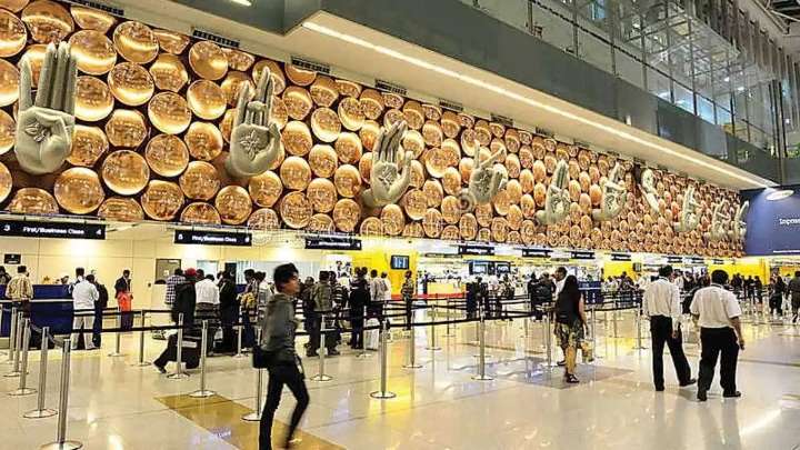 ATC system malfunction causes flight delays in Delhi Airport; airlines issue passenger advisory