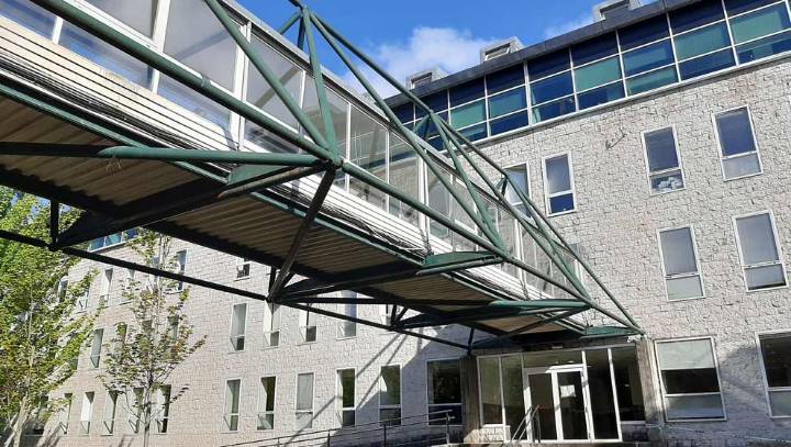 Acepta seis años de cárcel por acuchillar a un hombre al que no conocía de nada por hablar por teléfono con su prima