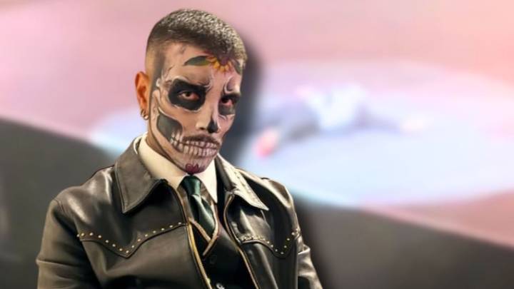 Rauw Alejandro sufre una caída en pleno concierto; conquista al público con su reacción