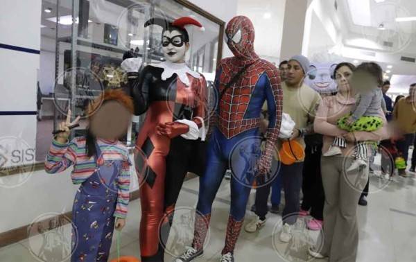 Galería: Celebran Halloween en centros comerciales