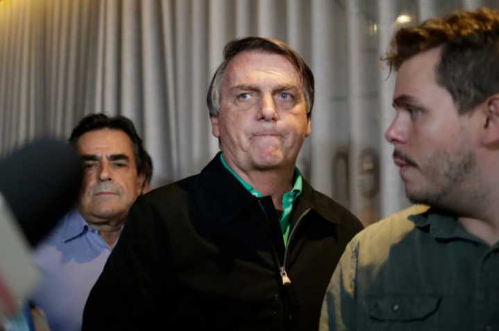 Corte de Brasil confirma la condena de 27 años en prisión de Bolsonaro; la cuenta comienza este martes