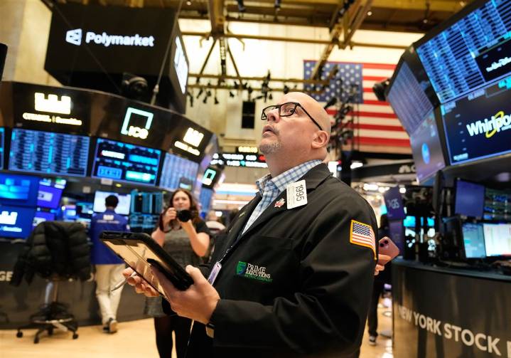 Stock market today: Wall Street continues to shake a day after its sell-off as Nvidia, bitcoin and gold swing
