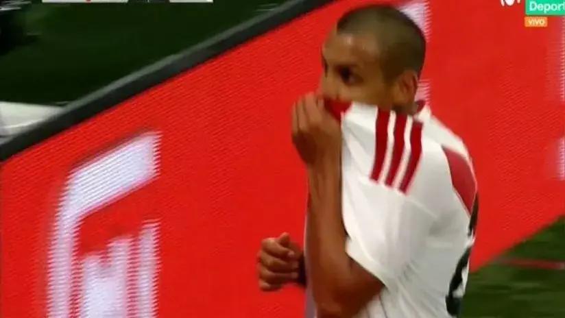 ¡Apareció 'Nazario'! Alex Valera remató de larga distancia y le dio el empate a Perú ante Rusia (VIDEO)