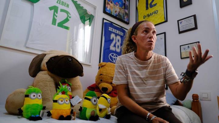 Las lágrimas amarillas de Arminda: «Zeben está aquí y me escucha; celebra desde el cielo cada victoria de la UD Las Palmas»