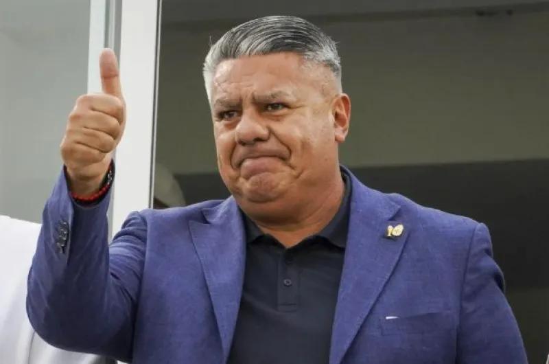 FIFA se planta y respalda a Tapia en medio del conflicto con el Gobierno