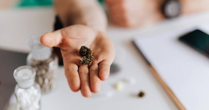 Manizales: "En sus manos está que el papá no pierda el carro", le dijeron a vendedor de estupefacientes