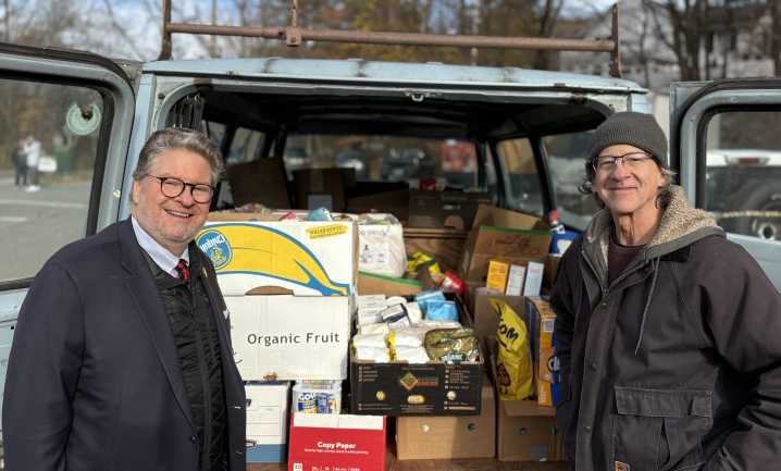 Colecta en Mount Kisco reúne 3,000 libras de alimentos