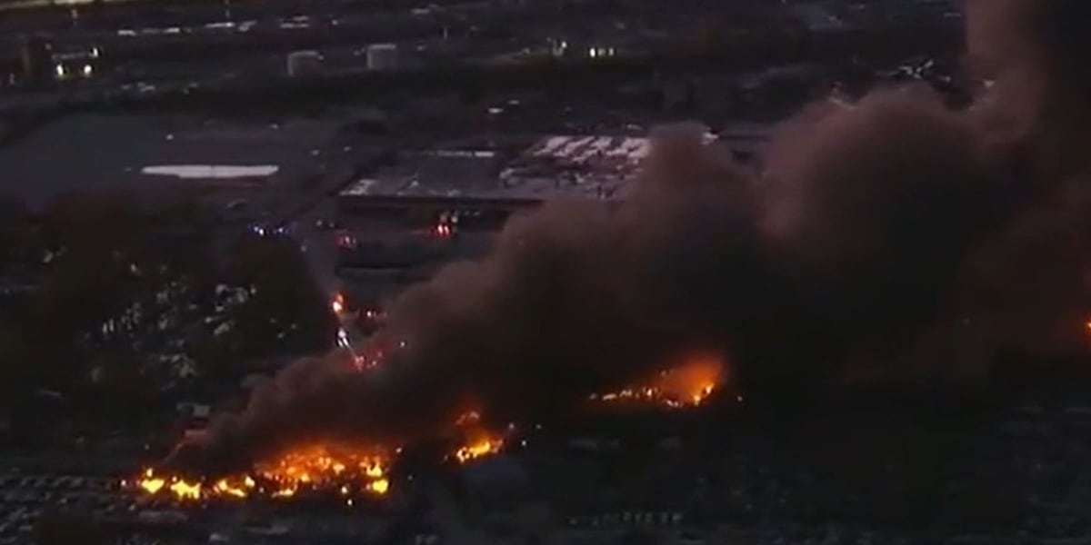 3 dead, 11 injured after UPS plane crashes at Louisville airport