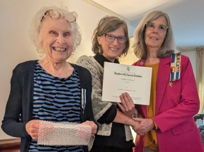 Cynthia Baer receives National Society Daughters of the American Revolution Community Service Award