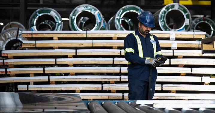 BREAKING NEWS: Carney announces new support for steel and lumber industries, but nothing for aluminum