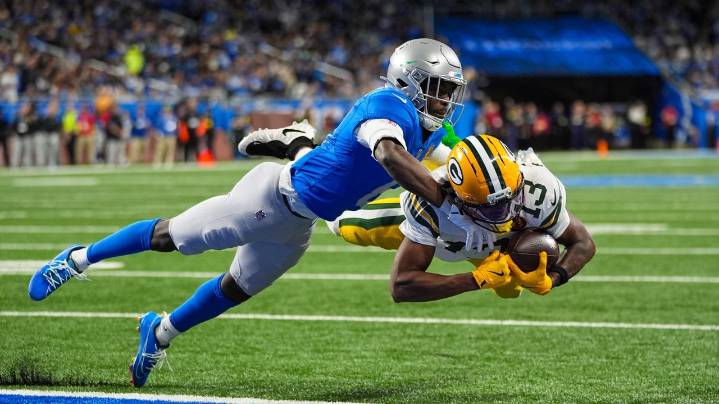 Fourth down woes on offense, defense costly for Lions in loss to Packers