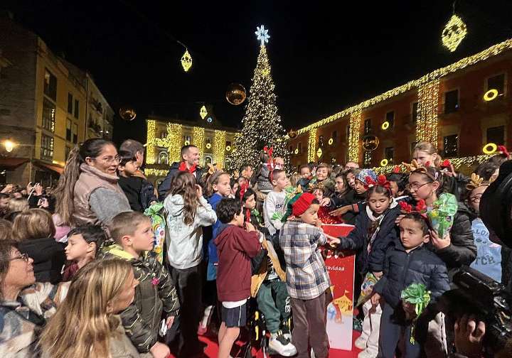 Gijón ilumina su Navidad más brillante