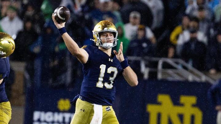 Notre Dame vs. Pittsburgh odds, line, picks: Week 12 picks from 10,000 simulations