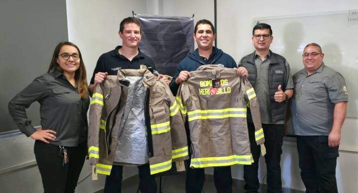 Reciben Bomberos nuevos equipos de protección para combatir emergencias en Hermosillo