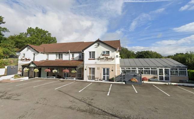 Pub where dozens fell ill after Sunday lunch given zero