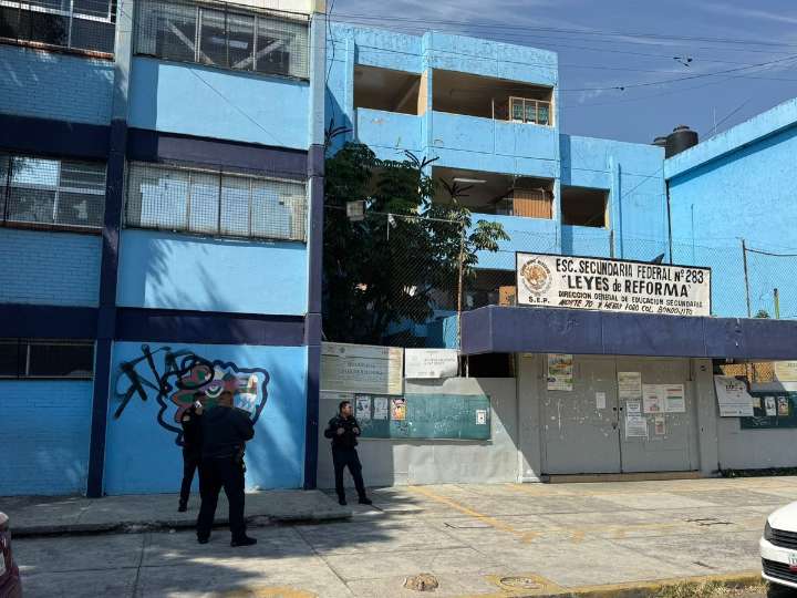 Policías acuden a secundaria en la GAM por presunta riña; todo fue una discusión entre padres