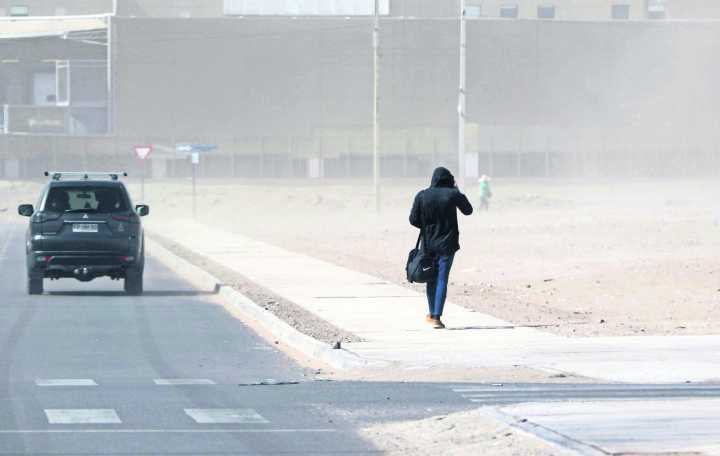 Cierran paso fronterizo Jama para transporte de carga por fuertes vientos en la Región de Antofagasta