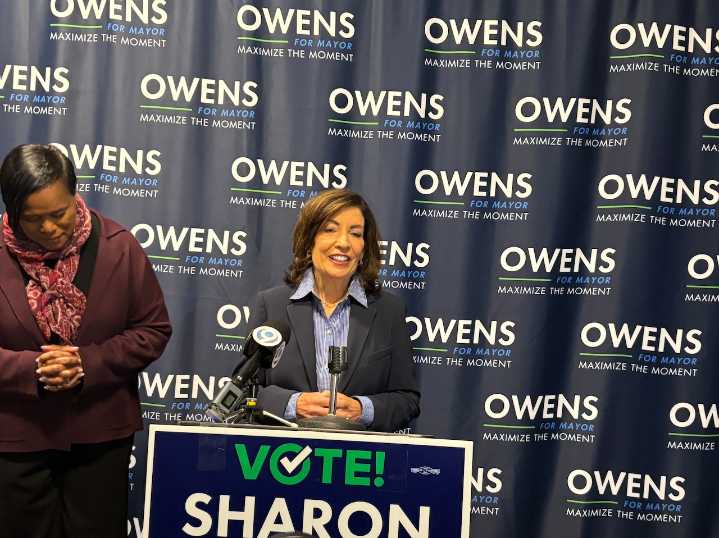 Gov. Hochul meets with families of Upstate hospital workers detained by ICE