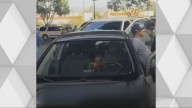 Agentes de inmigración detienen a un hombre frente a su hija de un año en Los Ángeles y la dejan sola en el coche: sin piedad incluso con niños