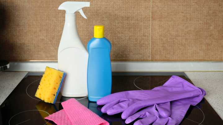 You're Inviting Bacteria To Stay In Your Home With These 16 Cleaning Mistakes