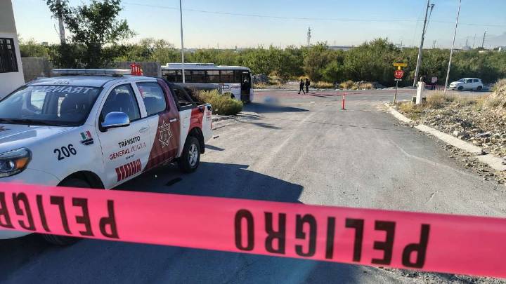 Muere motociclista tras ser impactado por transporte de personal en Zuazua, Nuevo León; iba a su trabajo