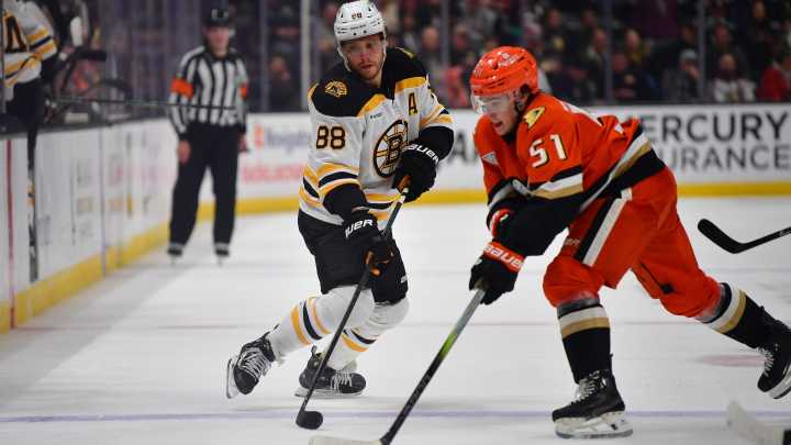 Bruins at Ducks odds, picks and predictions
