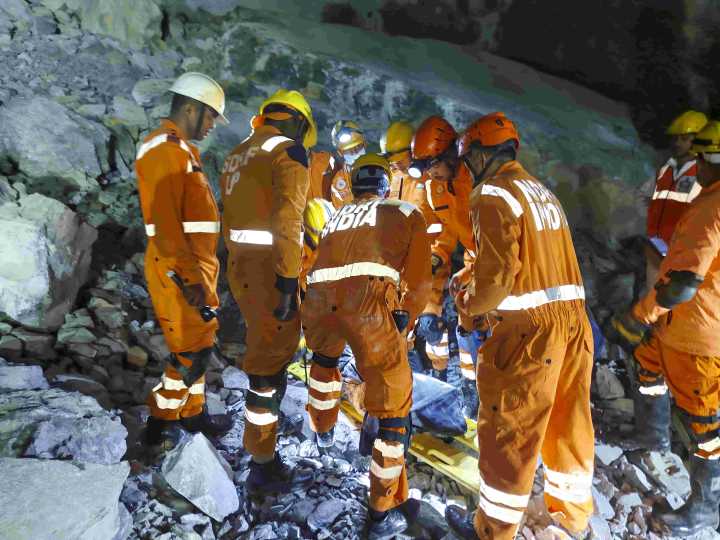 Death toll in stone quarry collapse in UP climbs to 4
